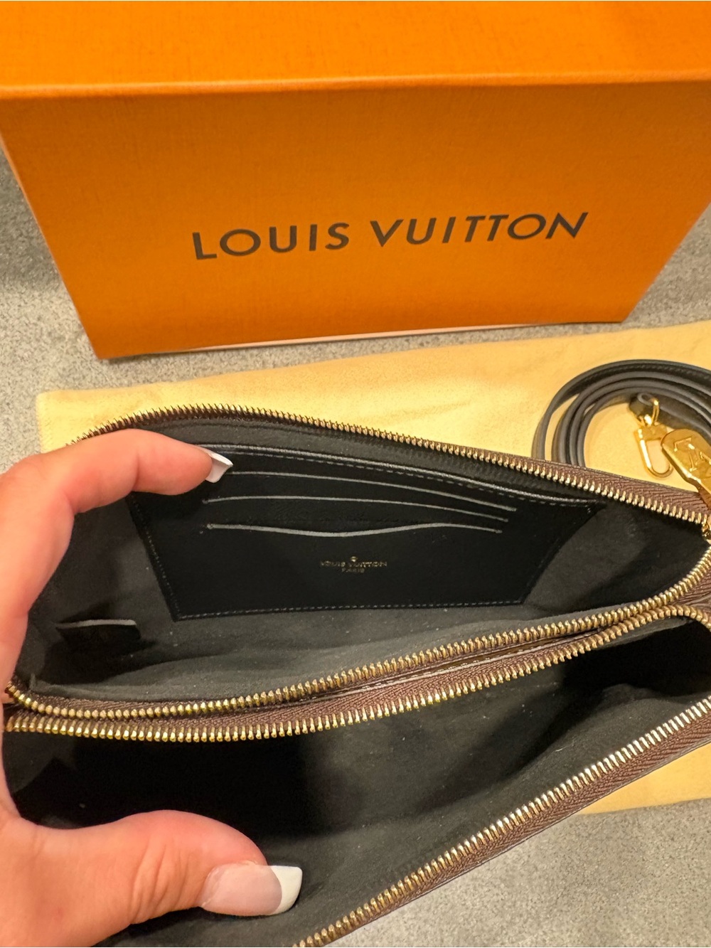 Louis Vuitton Double Zip Pochette Monogram Giant - Picture 9 of 16